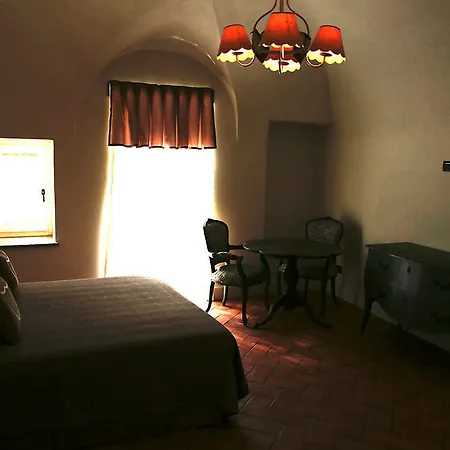 Sibilla Petit Relais Lantgård Bubbio